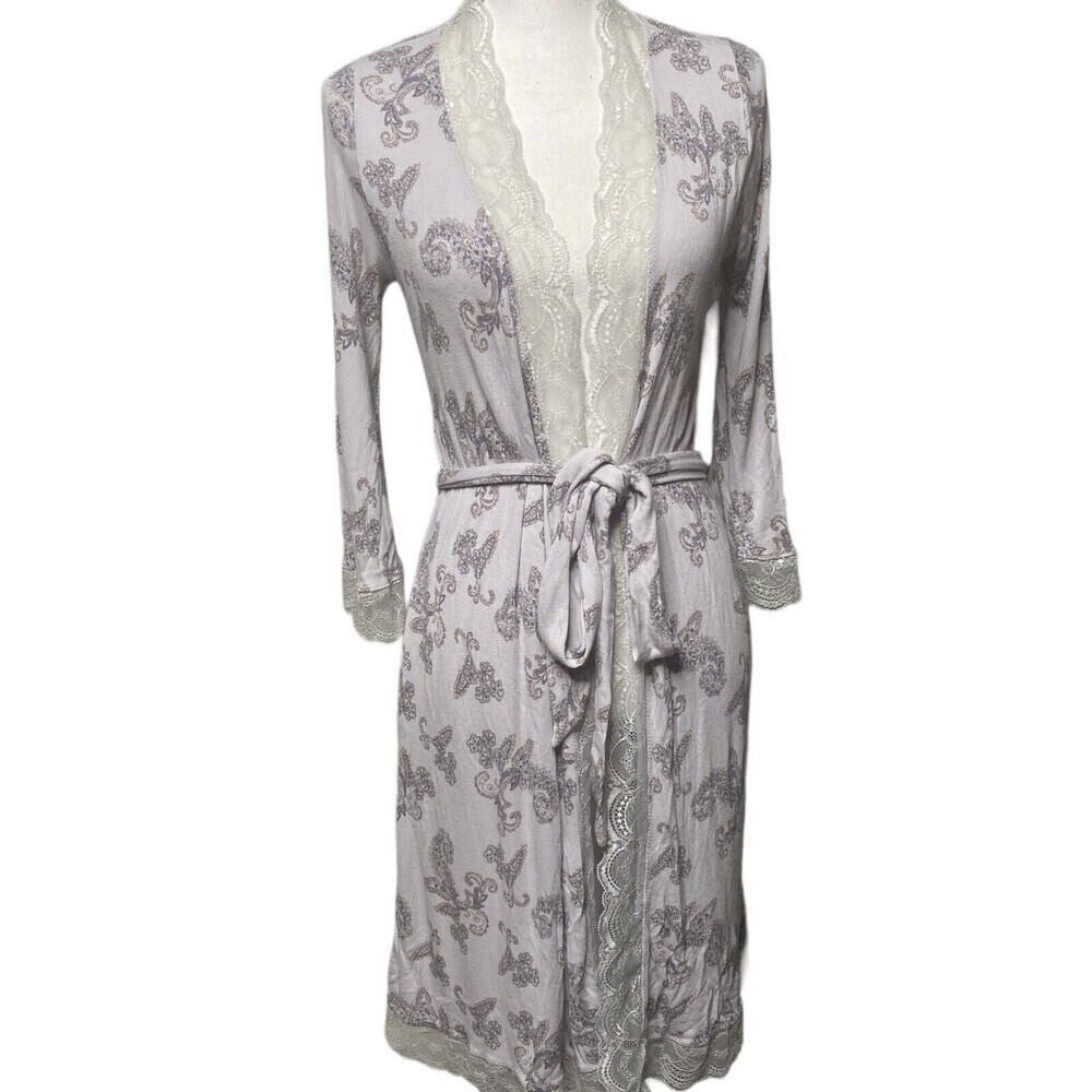 A Pea In The Pod Maternity Robe Womens Medium  Kimono Gray Ribbed Paisley Lace